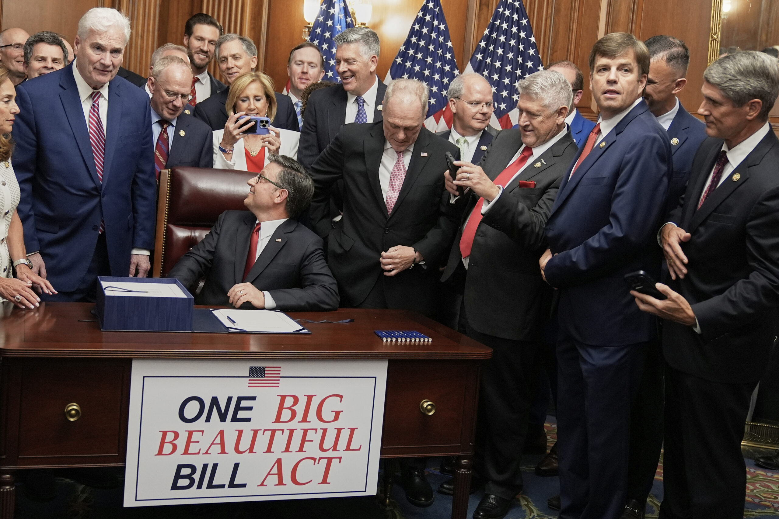 https://ogden_images.s3.amazonaws.com/www.observertoday.com/images/2025/09/11234427/CONGRESS.bill_-scaled.jpg